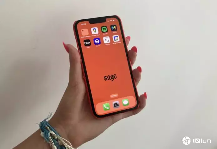 配资门户平台官网 英国推儿童iPhone禁看社交平台 青年试用后: 增家人沟通但断朋友